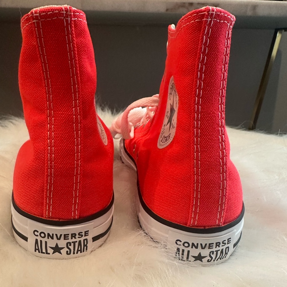 Chuck Taylor All Star High 'Bright
Crimson' - Picture 7 of 12